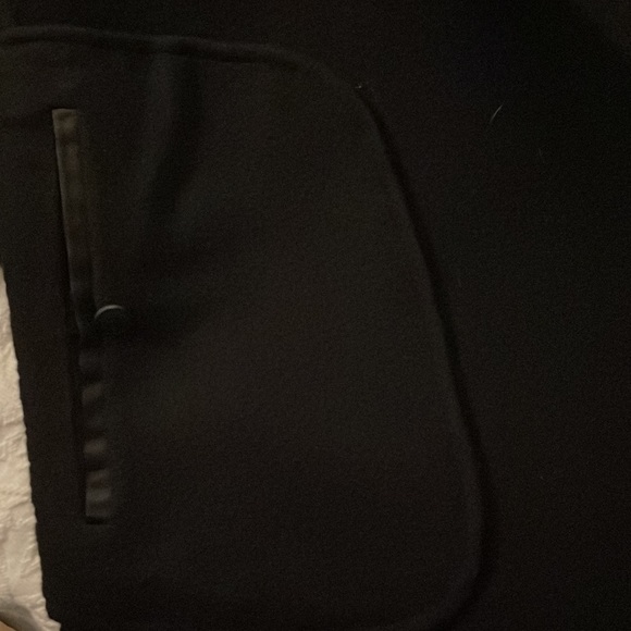 This 100 % wool Helmut Lang coat has many gorgeous details straight line - Picture 9 of 11